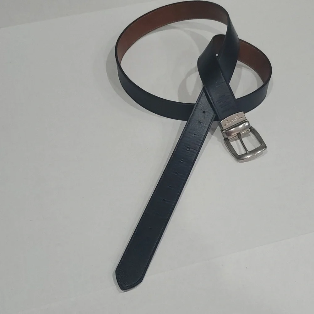 LEVIS LEATHER REVERSIBLE BELT SIZE 54-56